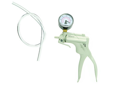 Manual vacuum pump with manometer